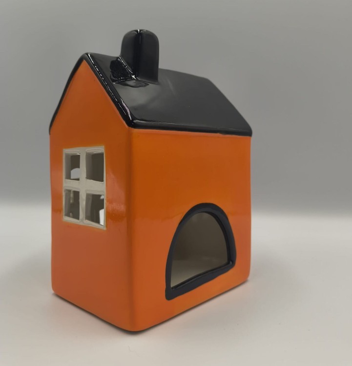 Ceramiczny Domek z Czarnym Dachem