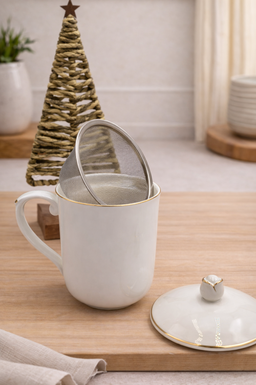 Kubek ceramiczny z zaprzaczem i pokrywką